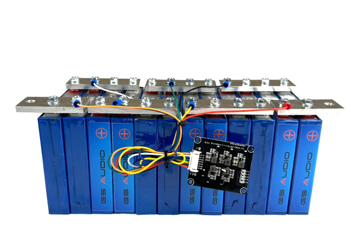 BATTERIE 40A - GS AUDIO 12 x 27 H11cm - 12 CELLULES LTO - 14,4 V + BMS ET BARRES